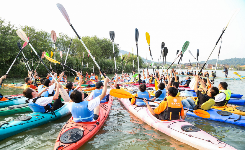 �����������족��˾�з��Ŷӽ����˶�